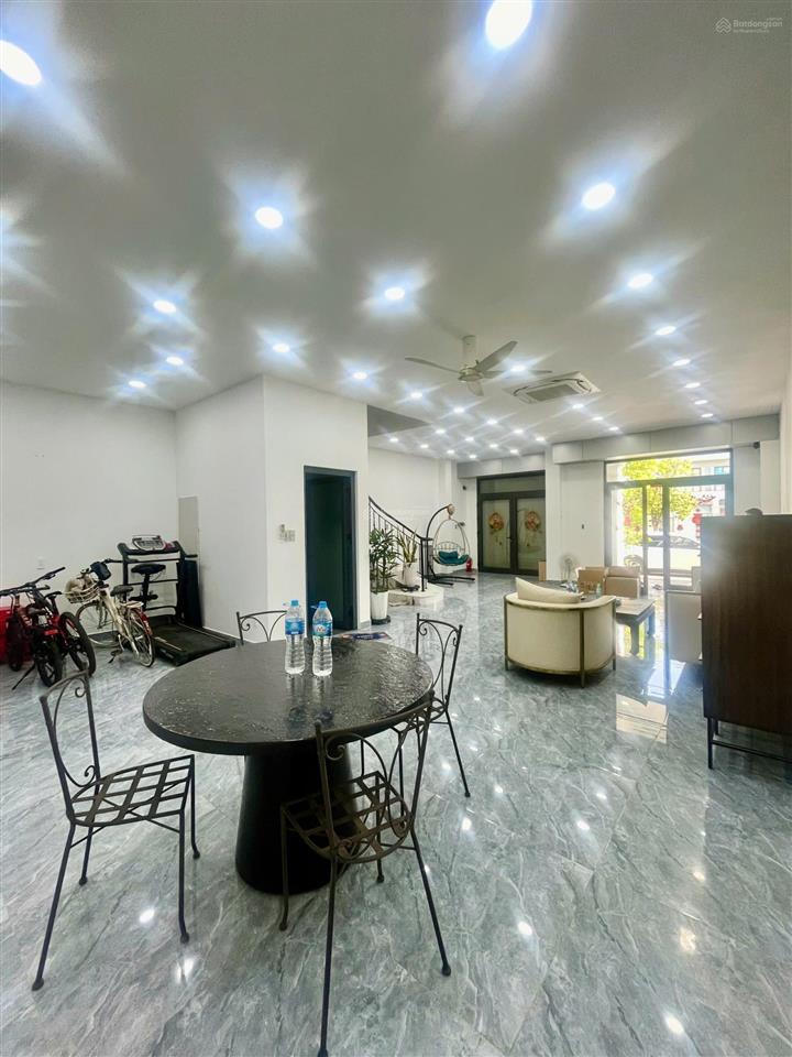 Cho thuê nhà phố 126m2 tại vinhomes grand park giá tốt 35 triêu
