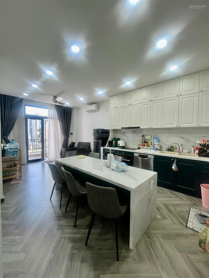 Cho thuê nhà phố 126m2 tại vinhomes grand park giá tốt 35 triêu