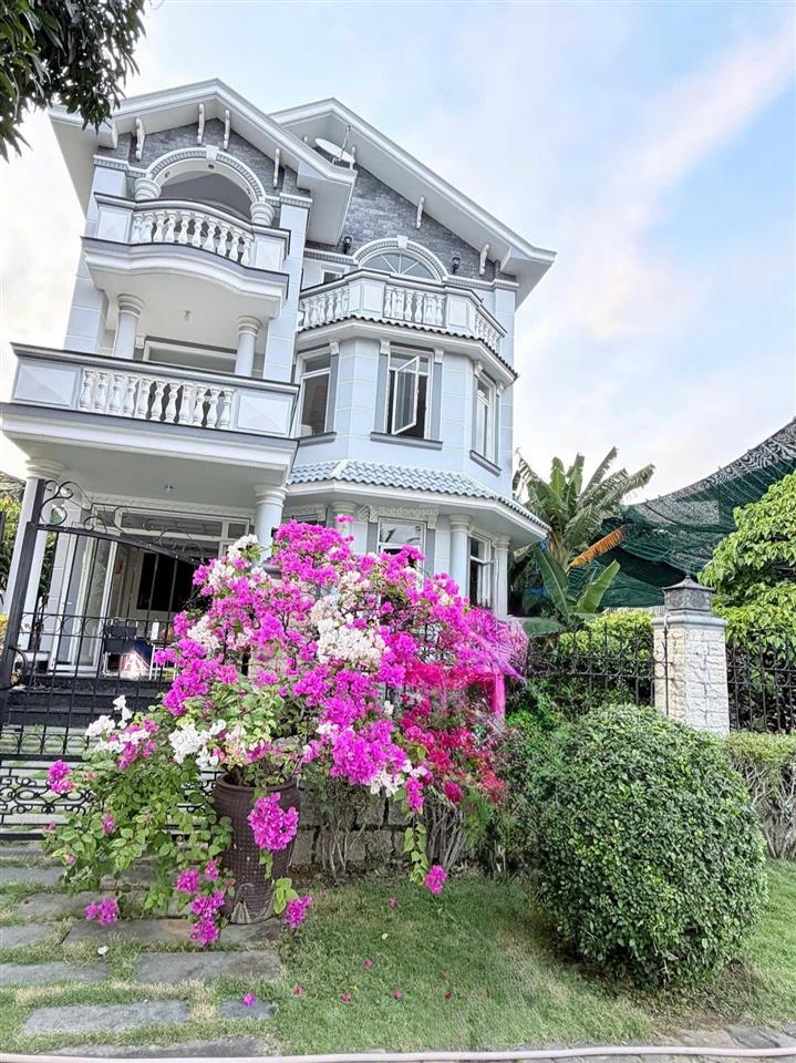 Bán căn biệt thự 300m2 khu an viên view trực diện biển giá 100 tỷ