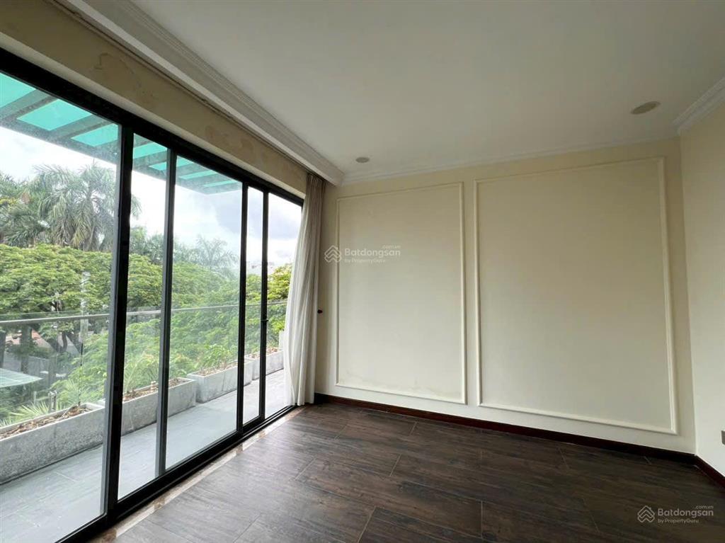 Giảm sâu 10 tỷ cho căn biệt thự 4 tầng khu compound xuân thủy, thảo điền, q2 có nội thất cao cấp