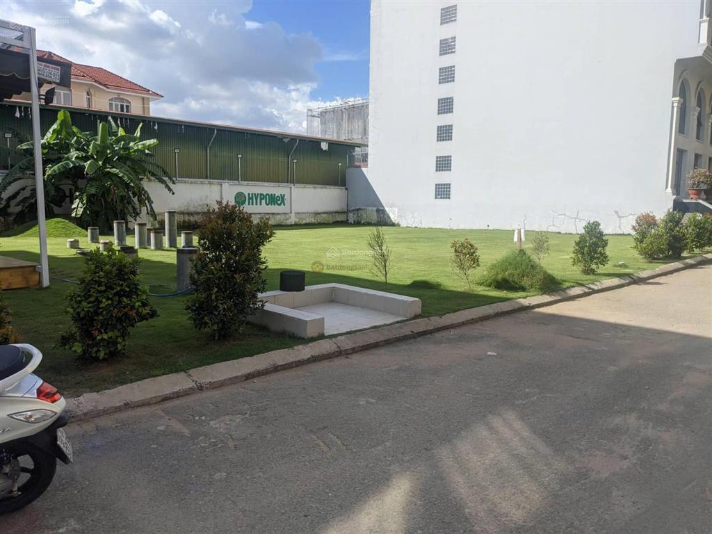 Bán nhà cũ 207m2 khu nguyễn văn hưởng cách sông sg 300m và chợ đêm xuân thủy sát bên giá 41,5 tỷ