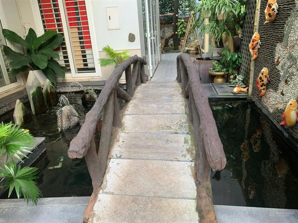 Biệt thự khu combound trần não q2 dt 300m2 4 tầng bảo vệ 24/7 an ninh và xung quanh đầy đủ tiện ích