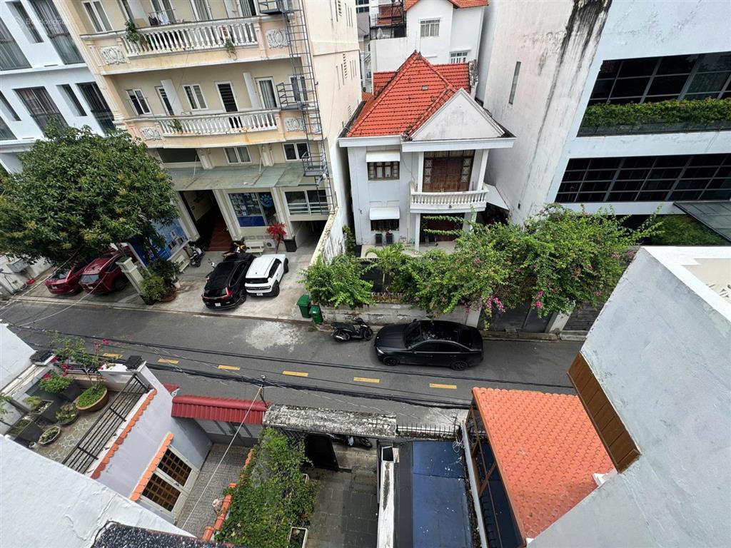 Nhà phố ngay quốc hương thảo điền q2 gần trường đại gọc văn hóa ngang hơn 5m kc 5 tầng giá 20 tỷ