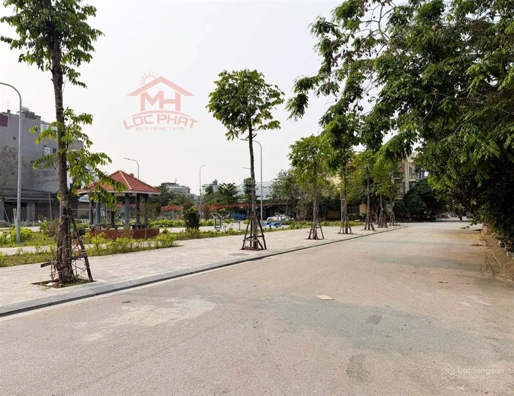 Càn bán gấp lô đất 99m2 tại trung tâm thị trấn gia bình bắc ninh