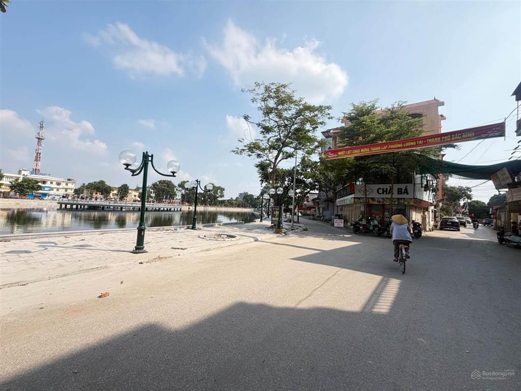 Bán lô góc 3 mặt tiền view hồ thứa, lương tài, bắc ninh  ngay cửa ngõ sân bay gia bình