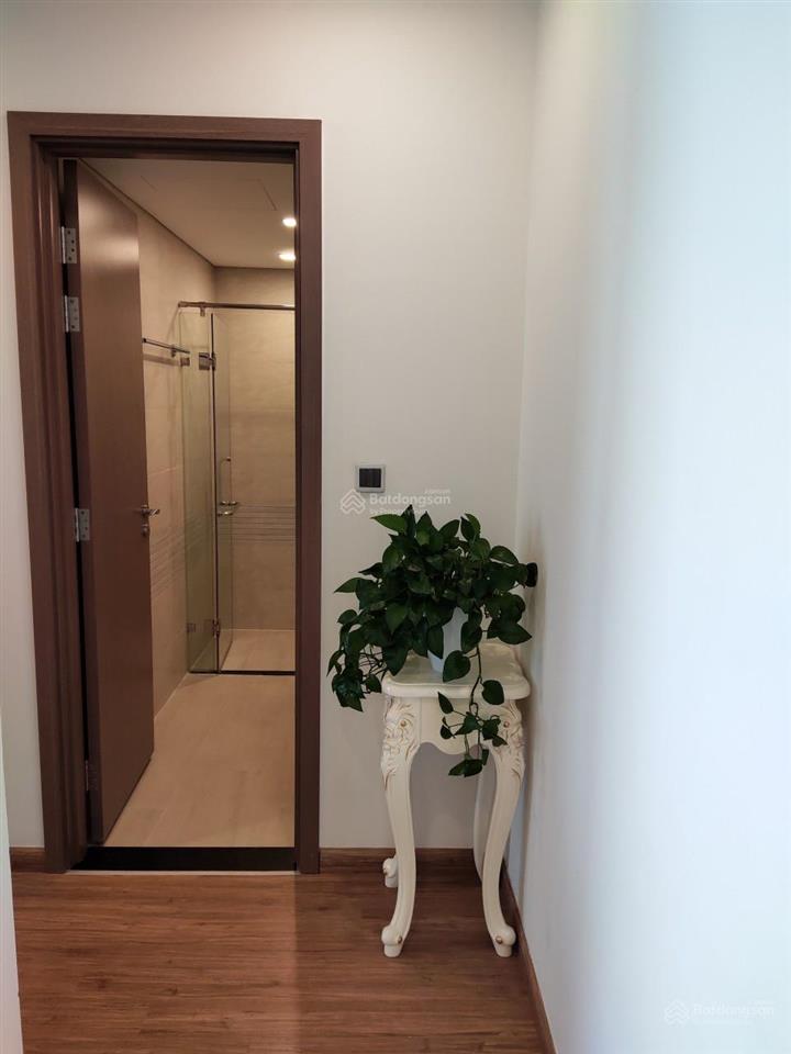 Cho thuê vinhomes metropolis 2pn 80m² view hồ tây tầng 25 full nội thất,có slot ôtô, nhà chính chủ