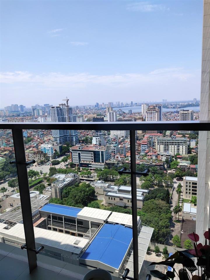 Cho thuê vinhomes metropolis 2pn 80m² view hồ tây tầng 25 full nội thất,có slot ôtô, nhà chính chủ