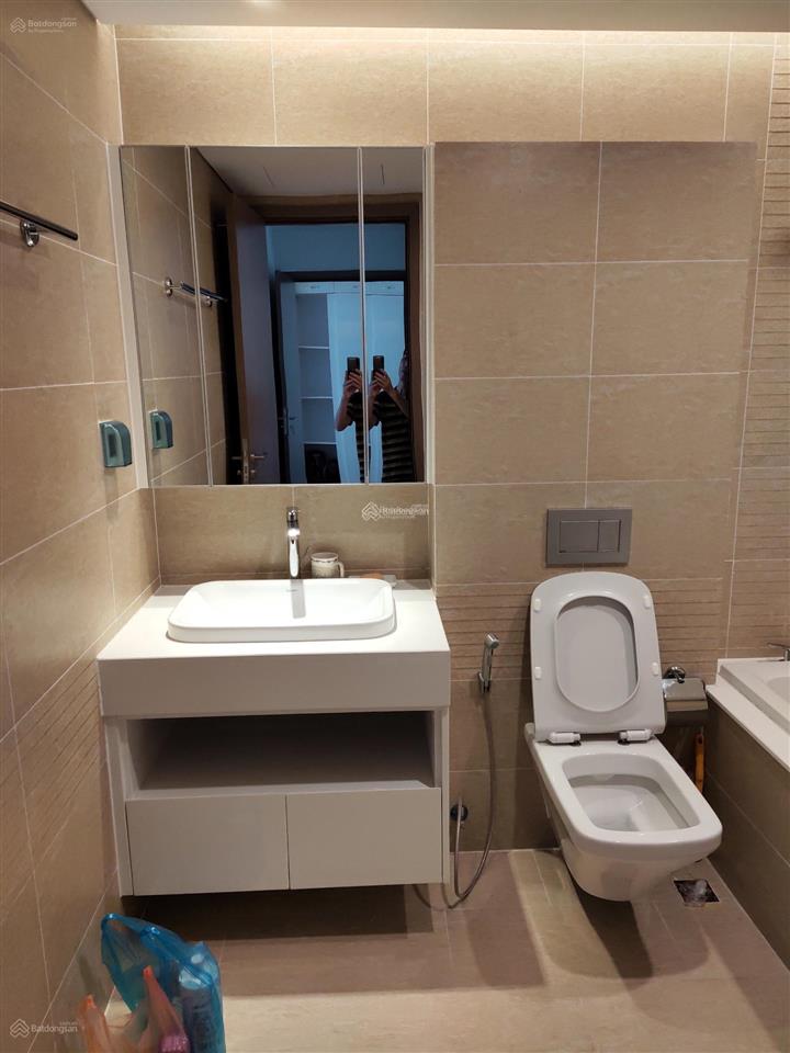 Cho thuê vinhomes metropolis 2pn 80m² view hồ tây tầng 25 full nội thất,có slot ôtô, nhà chính chủ
