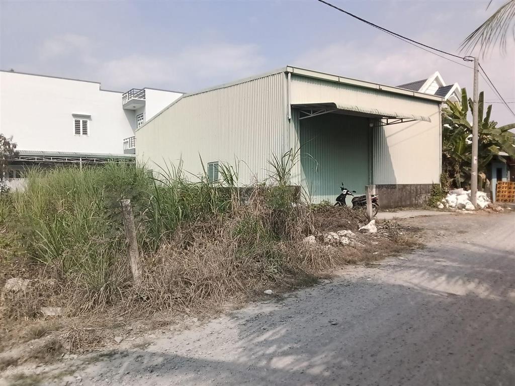 Bán kho 300m2 (14,3 x 22) giá 3,5 tỷ , cách đường 835 tầm 800m, cách ql 1a chợ gò đen 5km