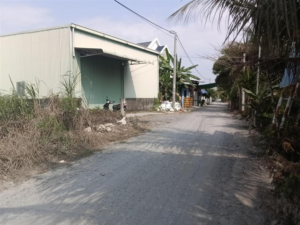 Bán kho 300m2 (14,3 x 22) giá 3,5 tỷ , cách đường 835 tầm 800m, cách ql 1a chợ gò đen 5km