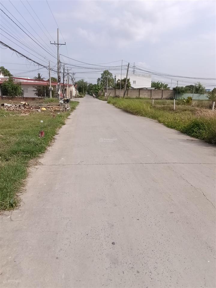Chủ bán 1040m2 full thổ cư, mt đường ấp 4 mỹ yên cách quốc lộ 1a 700m giá 12,5 tỷ tl, đường công
