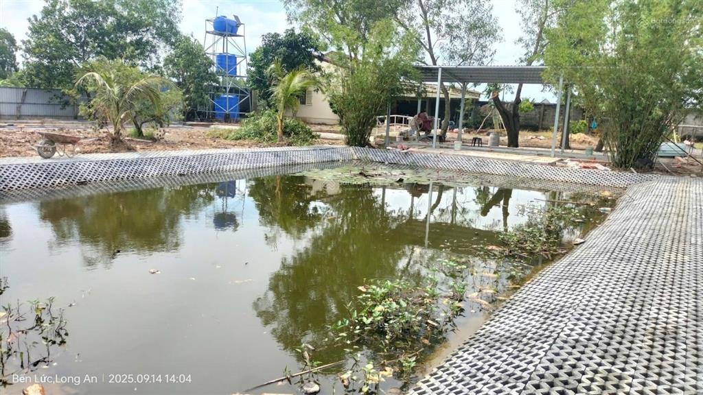 Chủ bán nhà vườn + đất làm xưởng, dt 2670m2 có 850m2 thổ cư, thuộc mỹ yên bến lức long an