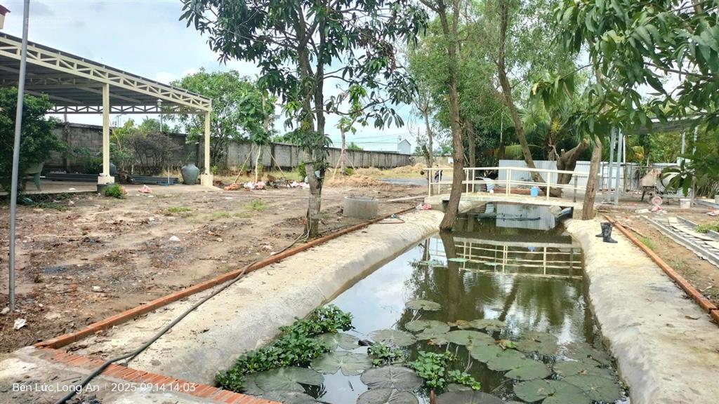 Chủ bán nhà vườn + đất làm xưởng, dt 2670m2 có 850m2 thổ cư, thuộc mỹ yên bến lức long an