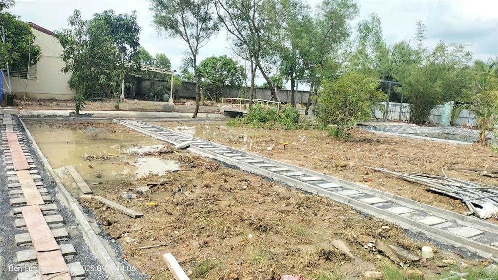 Chủ bán nhà vườn + đất làm xưởng, dt 2670m2 có 850m2 thổ cư, thuộc mỹ yên bến lức long an