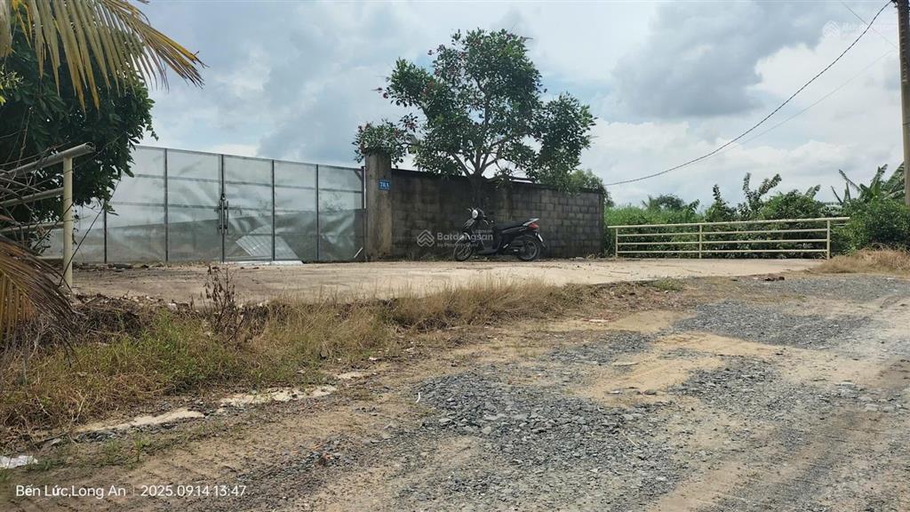 Chủ bán nhà vườn + đất làm xưởng, dt 2670m2 có 850m2 thổ cư, thuộc mỹ yên bến lức long an