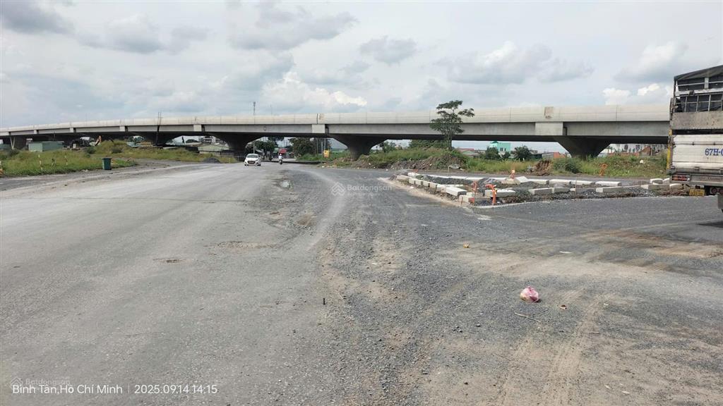 Chủ bán nhà vườn + đất làm xưởng, dt 2670m2 có 850m2 thổ cư, thuộc mỹ yên bến lức long an