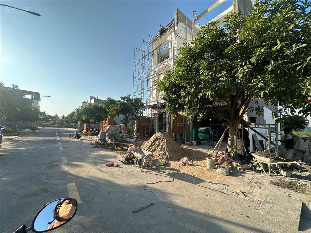 Chủ cần bán nền khu đô thị the sol city, dt 5 x 16m giá 2,3 tỷ tl, đường nhựa 6m, vỉa hè 3,5m