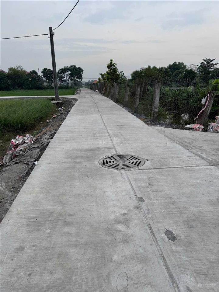Bán 2545m2 đất lúa , dt ( 32 x 80), đường đan, đối diện trường mầm non, giá 3,8tr/m2 còn tl