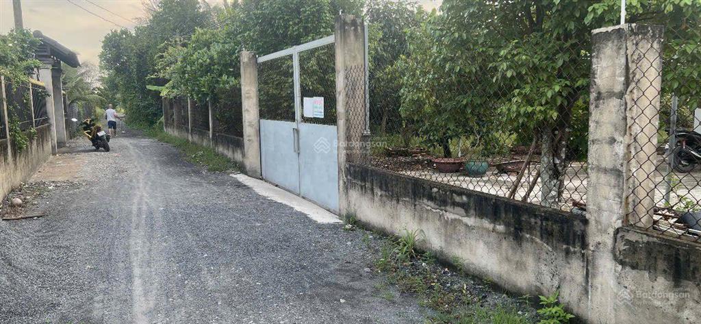 Bán nhà vườn 1500m2 (40x40), trên đất có nhà, có vườn trái cây, có ao cá, giá 3,9 tỷ tl