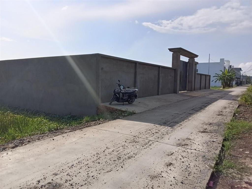 Bán 2000m2 (29 x 65) có 1000m2 thổ cư, cách nguyễn hữu trí 500m, đường xe tải, giá 13,5 tỷ tl