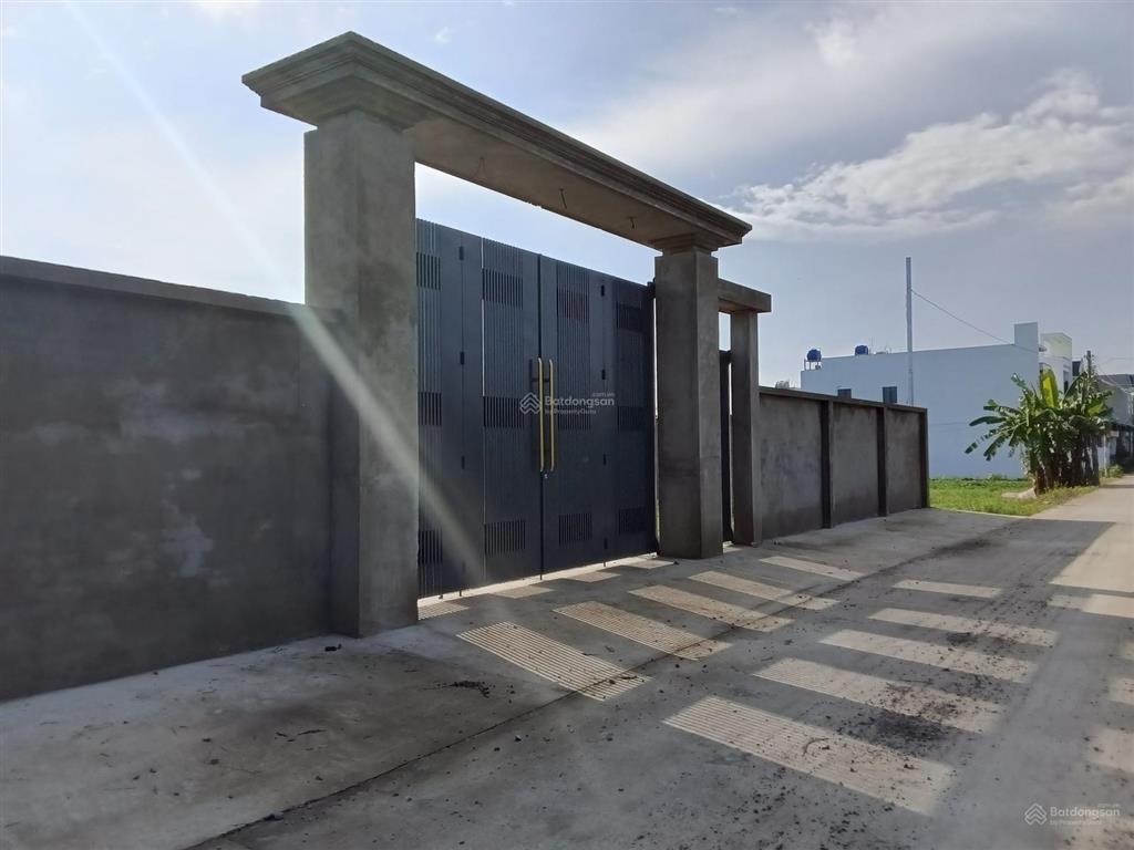 Bán 2000m2 (29 x 65) có 1000m2 thổ cư, cách nguyễn hữu trí 500m, đường xe tải, giá 13,5 tỷ tl