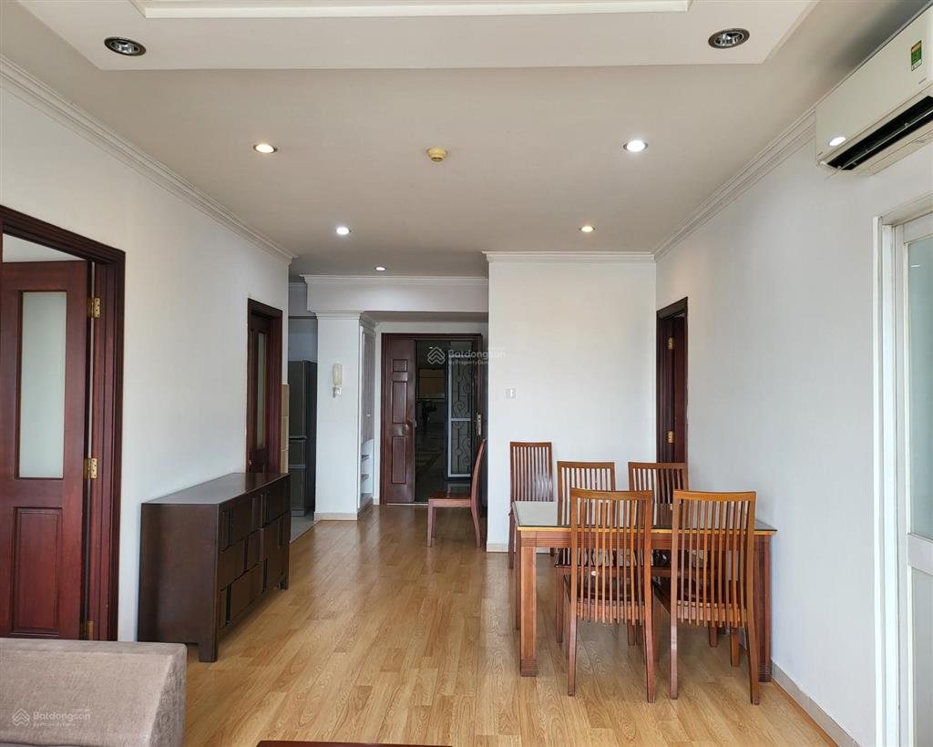 Căn hộ 100m2 3 phòng ngủ. căn góc  view đẹp. shr. cách ga t3 sân bay tsn 3km