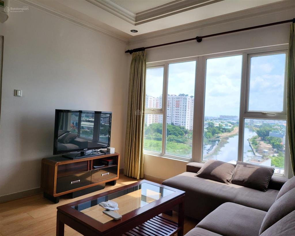 Căn hộ 100m2 3 phòng ngủ. căn góc  view đẹp. shr. cách ga t3 sân bay tsn 3km