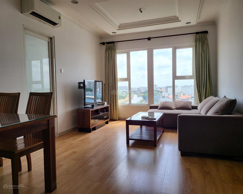 Căn hộ 100m2 3 phòng ngủ. căn góc  view đẹp. shr. cách ga t3 sân bay tsn 3km