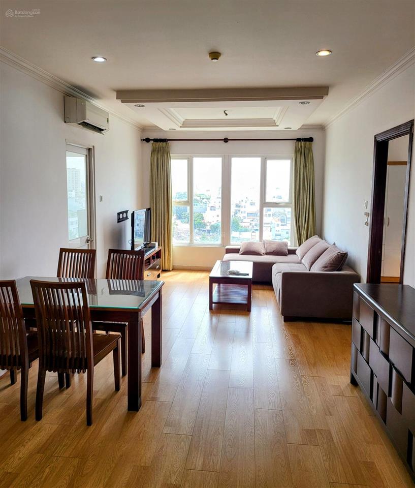 Căn hộ 100m2 3 phòng ngủ. căn góc  view đẹp. shr. cách ga t3 sân bay tsn 3km