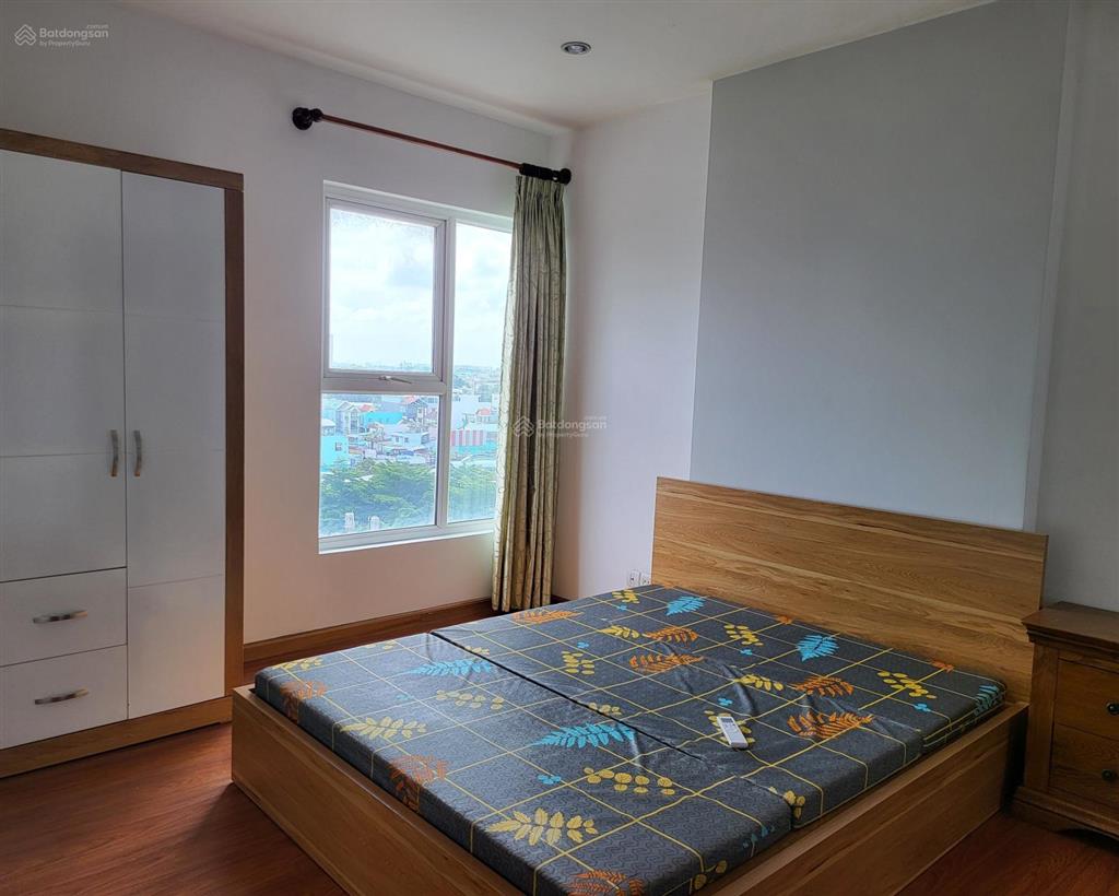 Căn hộ 100m2 3 phòng ngủ. căn góc  view đẹp. shr. cách ga t3 sân bay tsn 3km