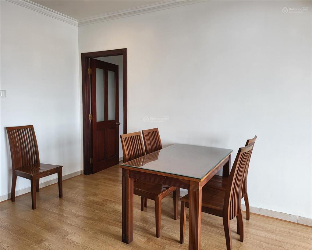 Căn hộ 100m2 3 phòng ngủ. căn góc  view đẹp. shr. cách ga t3 sân bay tsn 3km