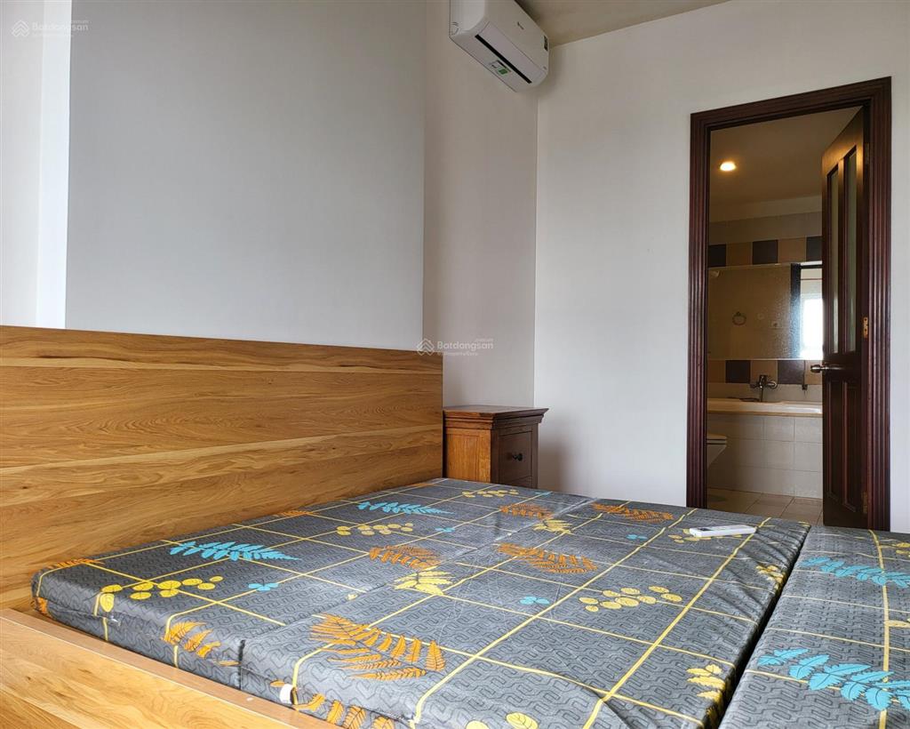 Căn hộ 100m2 3 phòng ngủ. căn góc  view đẹp. shr. cách ga t3 sân bay tsn 3km
