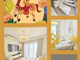 *** bán căn hộ nội thất siêu đẹp dt 105m2 3 phòng ngủ. giá 5.5 tỷ. cách ga t3 sân bay tsn 3km..