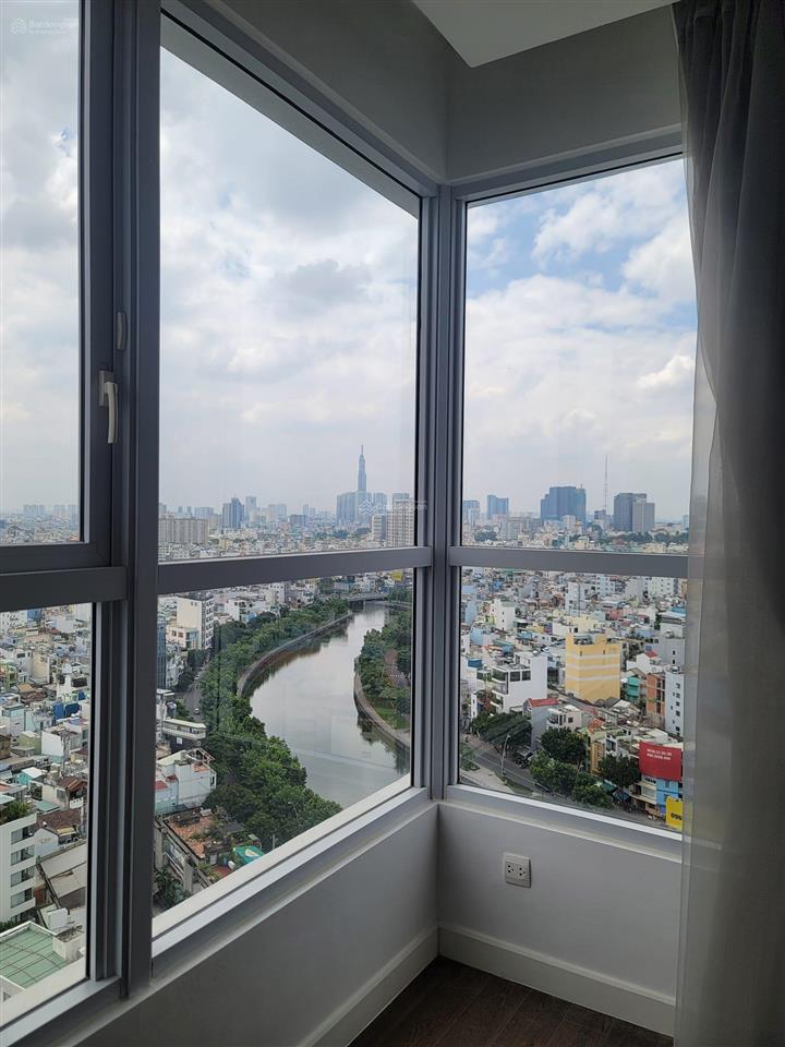 Bán gấp ch 3pn, 3wc, 152m2 tại the prince residence, 15.5 tỷ, có sổ hồng, tặng nt,  0919 335 ***