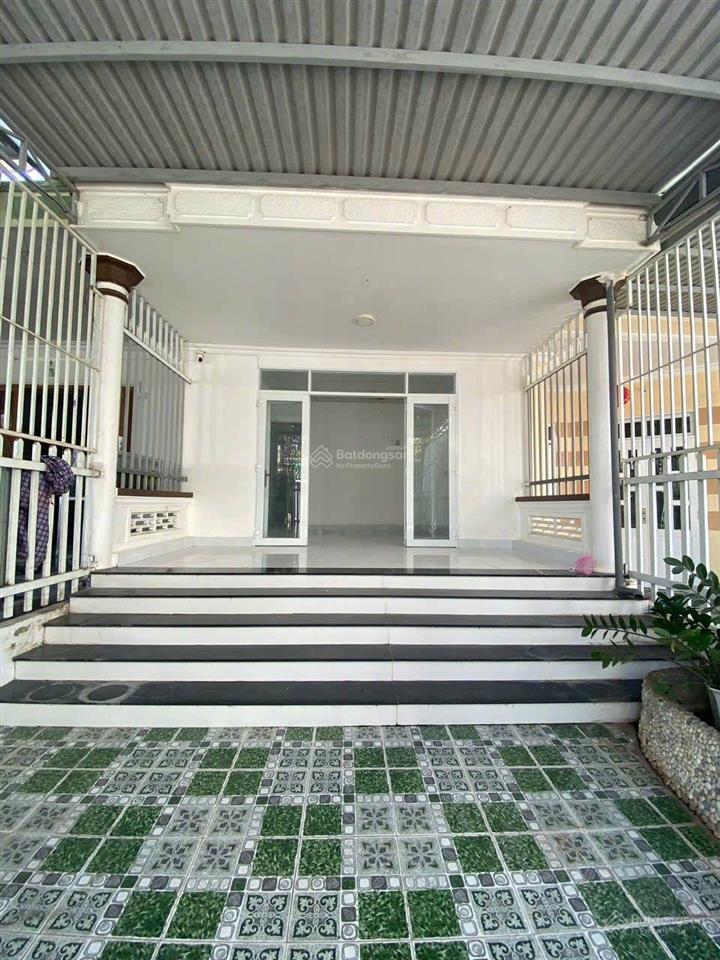 Hẻm lương định của đường thông phú nông