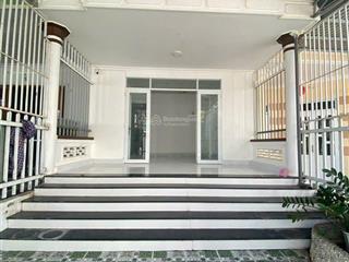 Hẻm lương định của đường thông phú nông