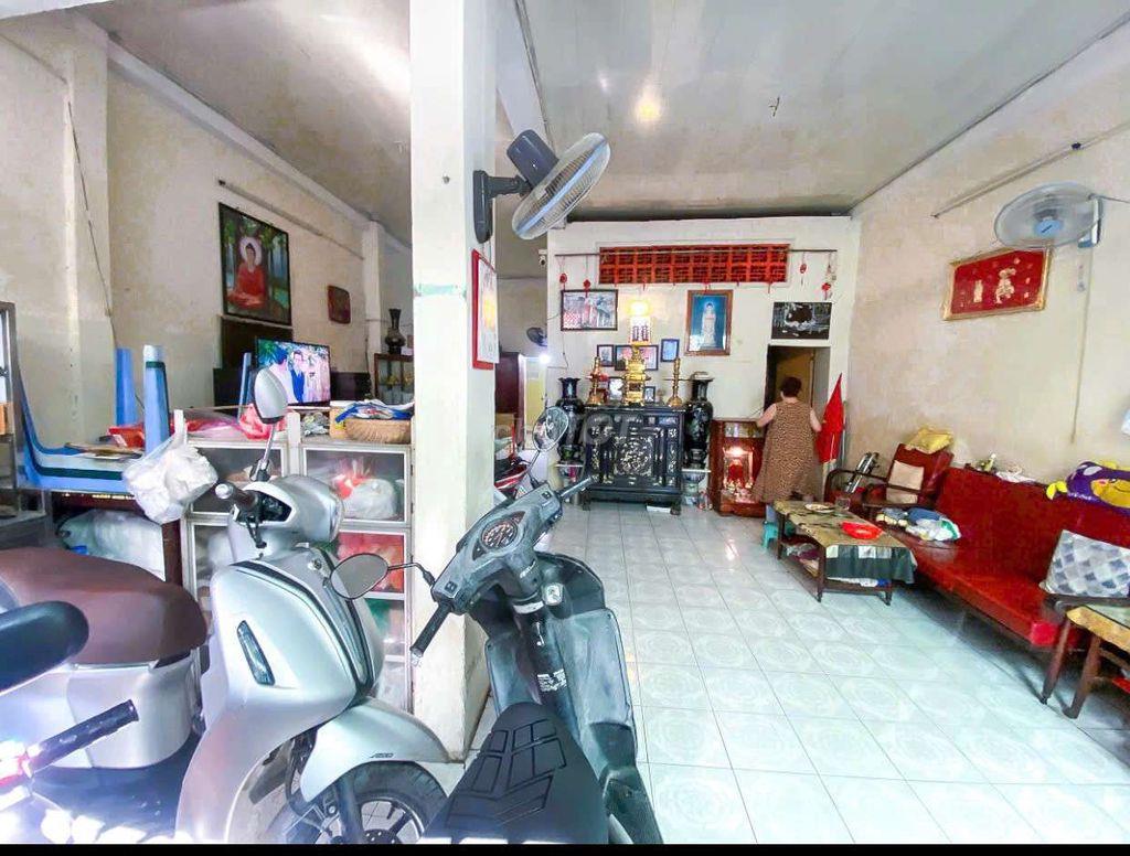CẦN BÁN NHÀ NGAY TRUNG TÂM Q3