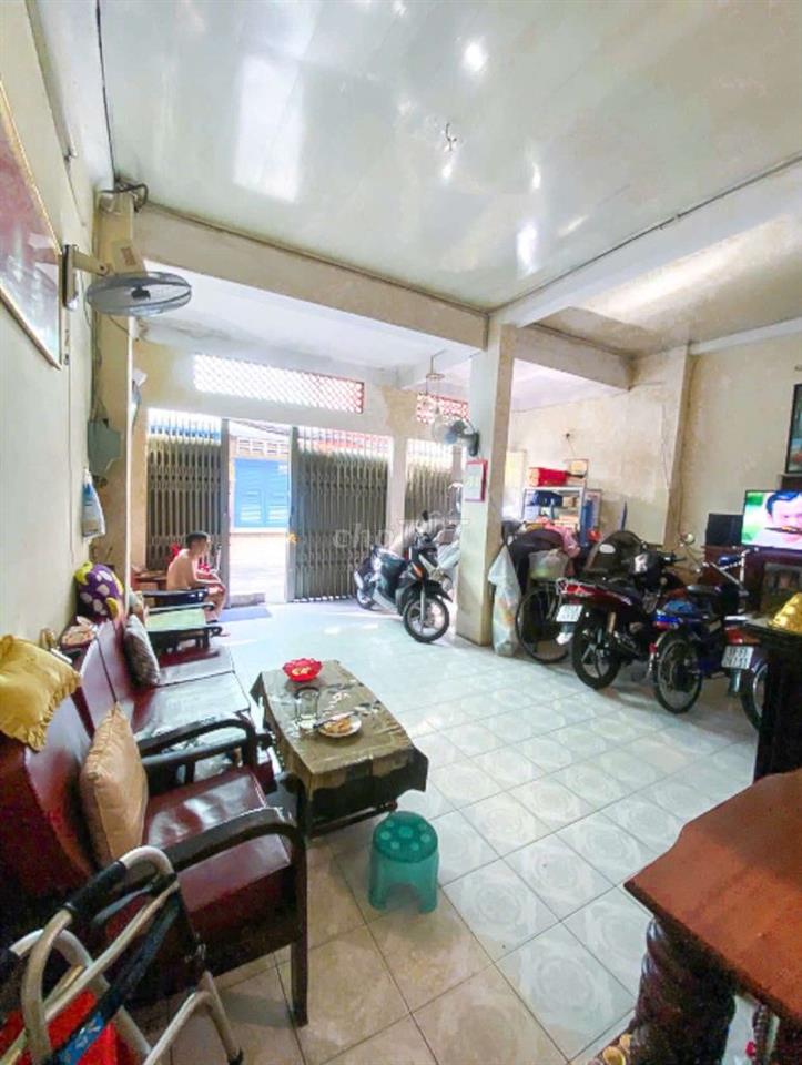CẦN BÁN NHÀ NGAY TRUNG TÂM Q3