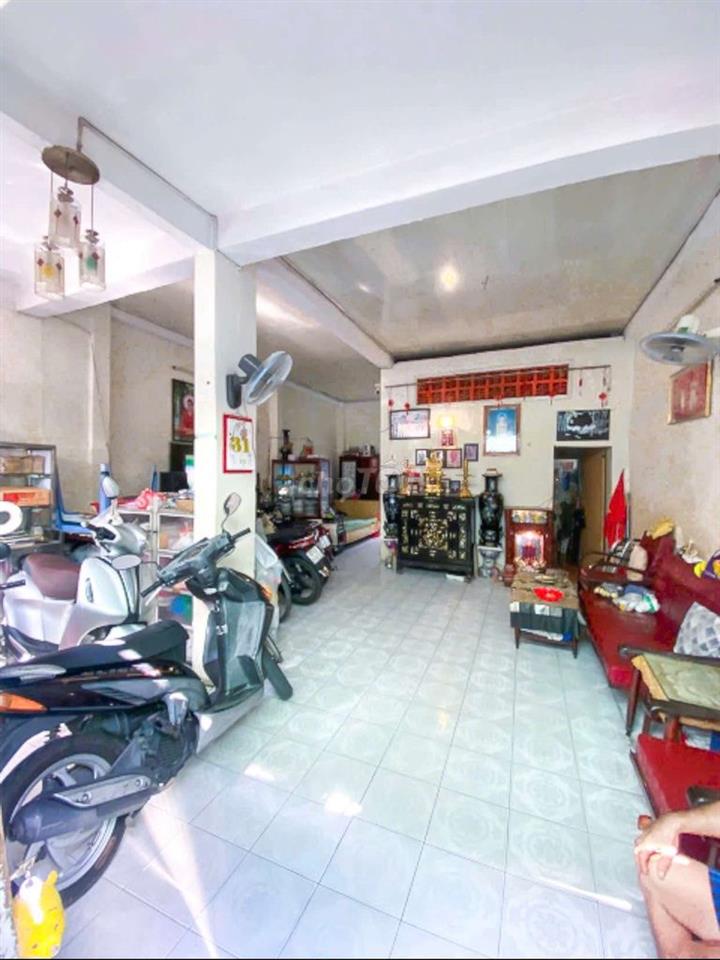 CẦN BÁN NHÀ NGAY TRUNG TÂM Q3