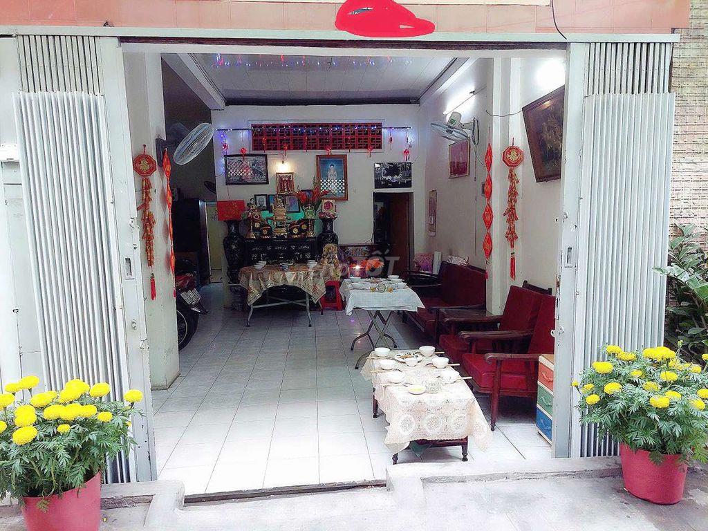 CẦN BÁN NHÀ NGAY TRUNG TÂM Q3