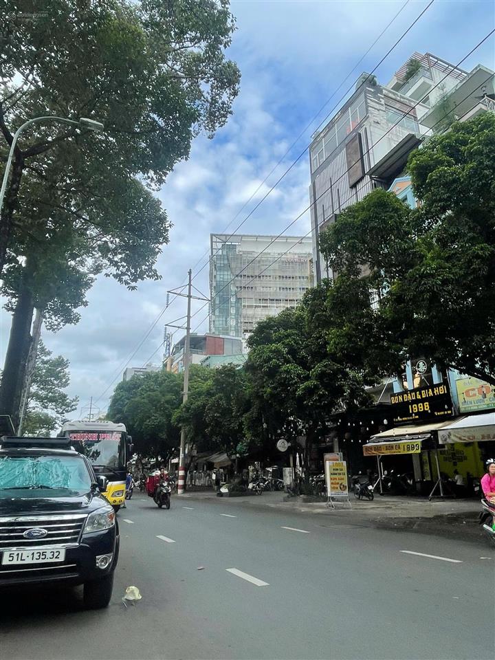 Mặt tiền hùng vương 4.5x16m, nhà 5 tầng vỉa hè rộng 8m gần an đông plaza, vị trí đẹp giá 22 tỷ tl