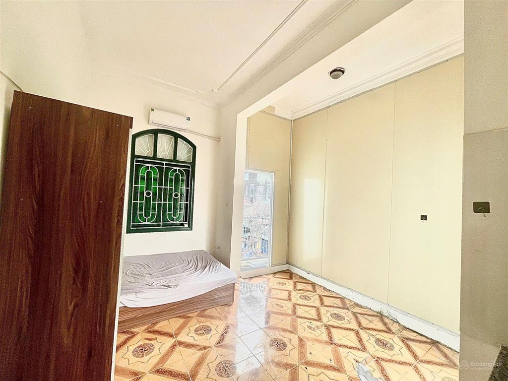 Phòng ban công thoáng 119 cổ nhuế 3tr2