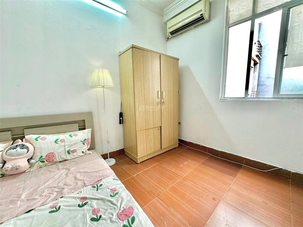 Phòng đủ đồ cửa sổ thoáng 402 mỹ đình