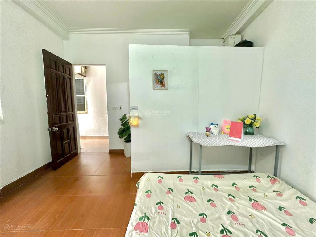 Phòng đủ đồ cửa sổ thoáng 402 mỹ đình