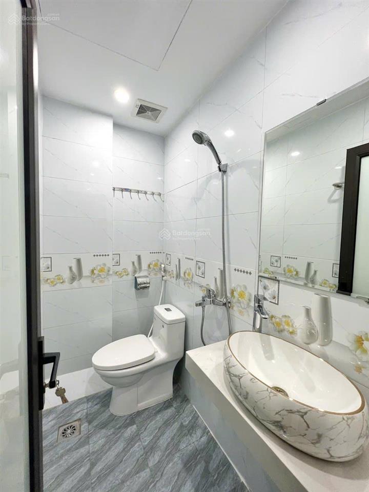 Phòng đủ đồ máy giặt riêng 61 bằng liệt, ban công thoáng