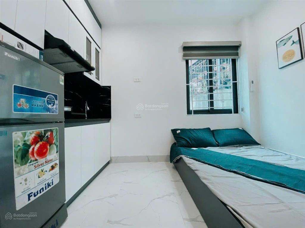 Phòng đủ đồ cửa sổ thoáng 12 chính kinh 4tr