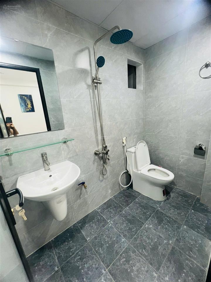 Phòng đủ đồ máy giặt riêng 347 cổ nhuế