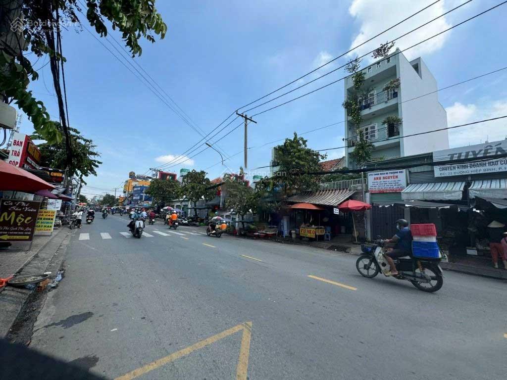 Đất 108m2 mặt tiền đường số 49  phạm văn đồng vị trí đẹp