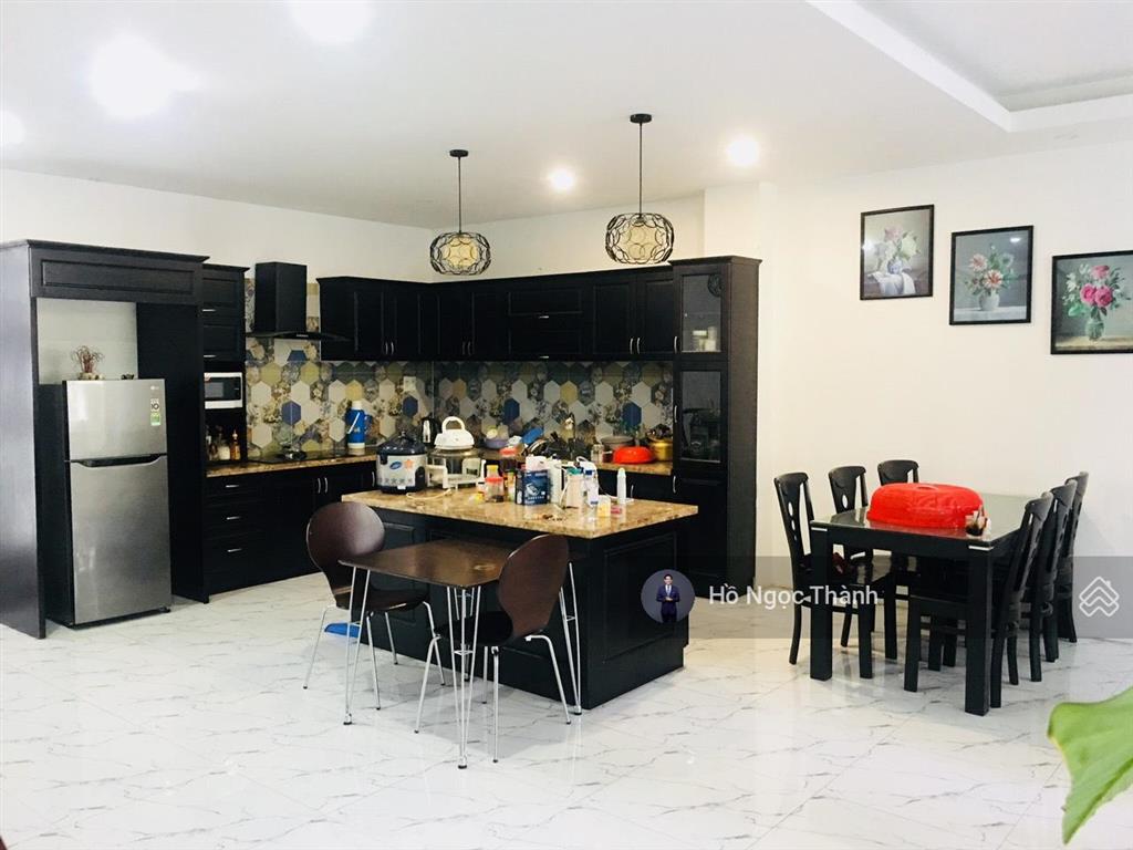 Nhà mặt tiền trong khu compound villa ventura phừơng cát lái q2