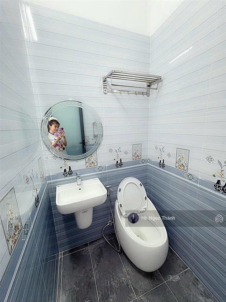 Nhà trệt lầu đường cây keo gần tô ngọc vân 70m bán rẻ